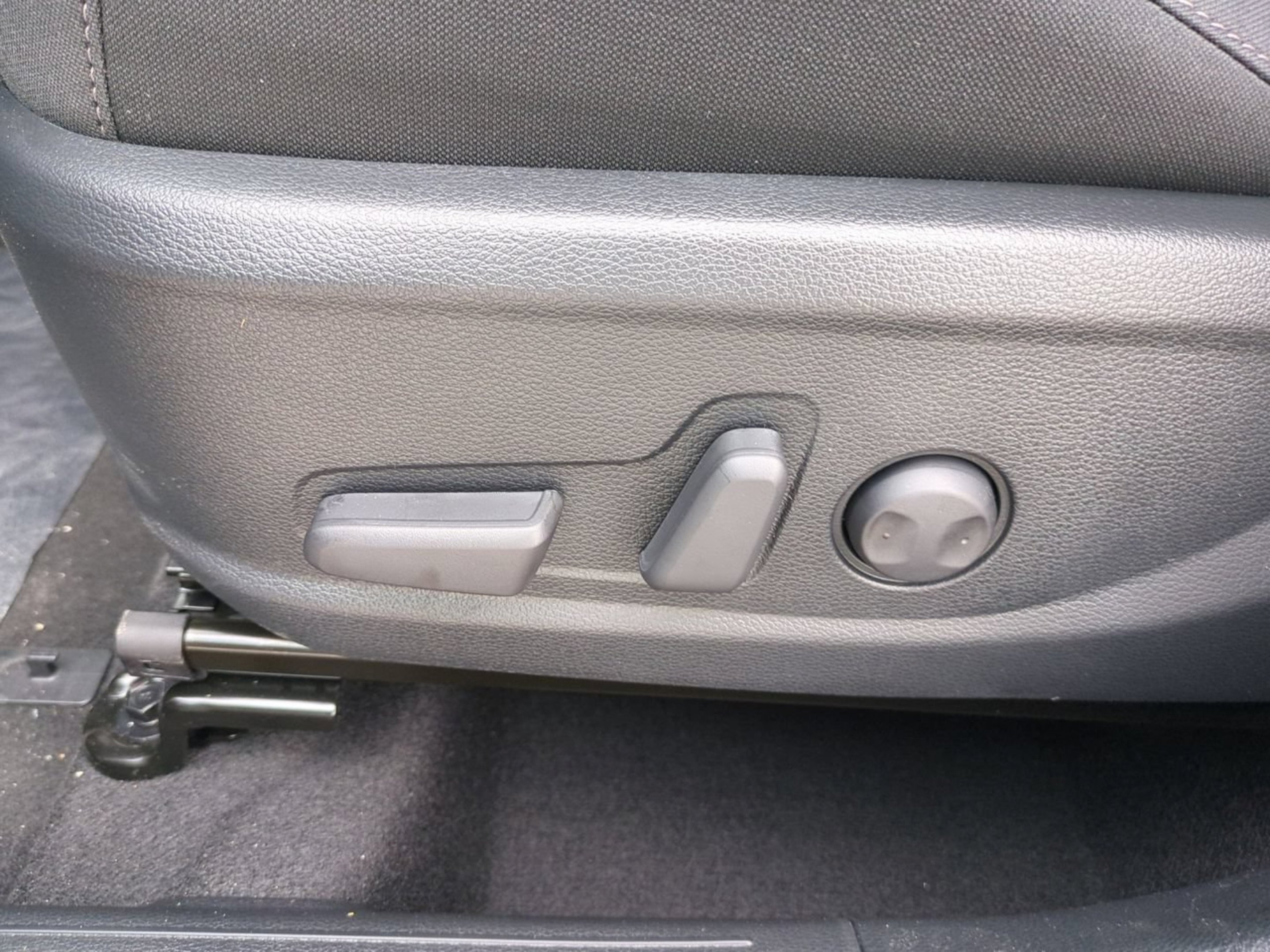 Certified Used 2025 Gravity Gray Kia EX image 25