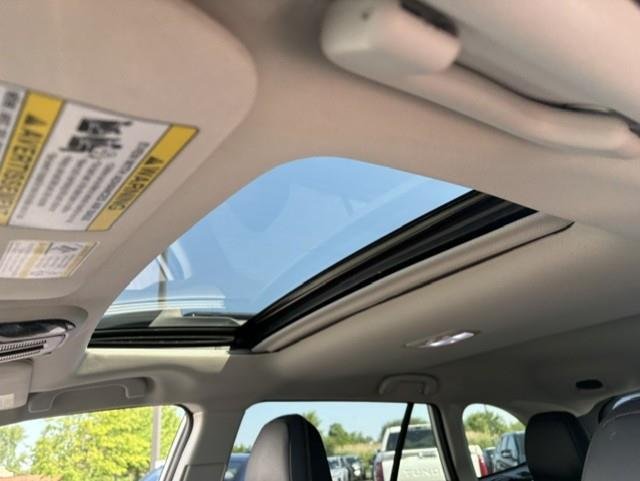 Used 2024 Crystal White Pearl Subaru Onyx Edition image 2