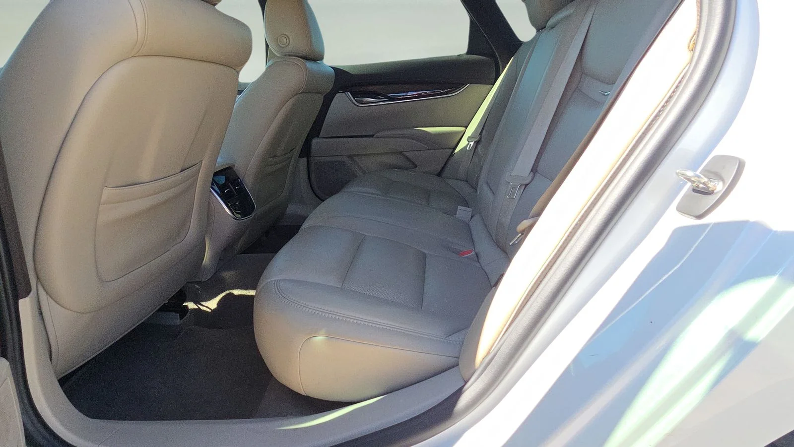 Used 2016 White Cadillac Luxury image 20
