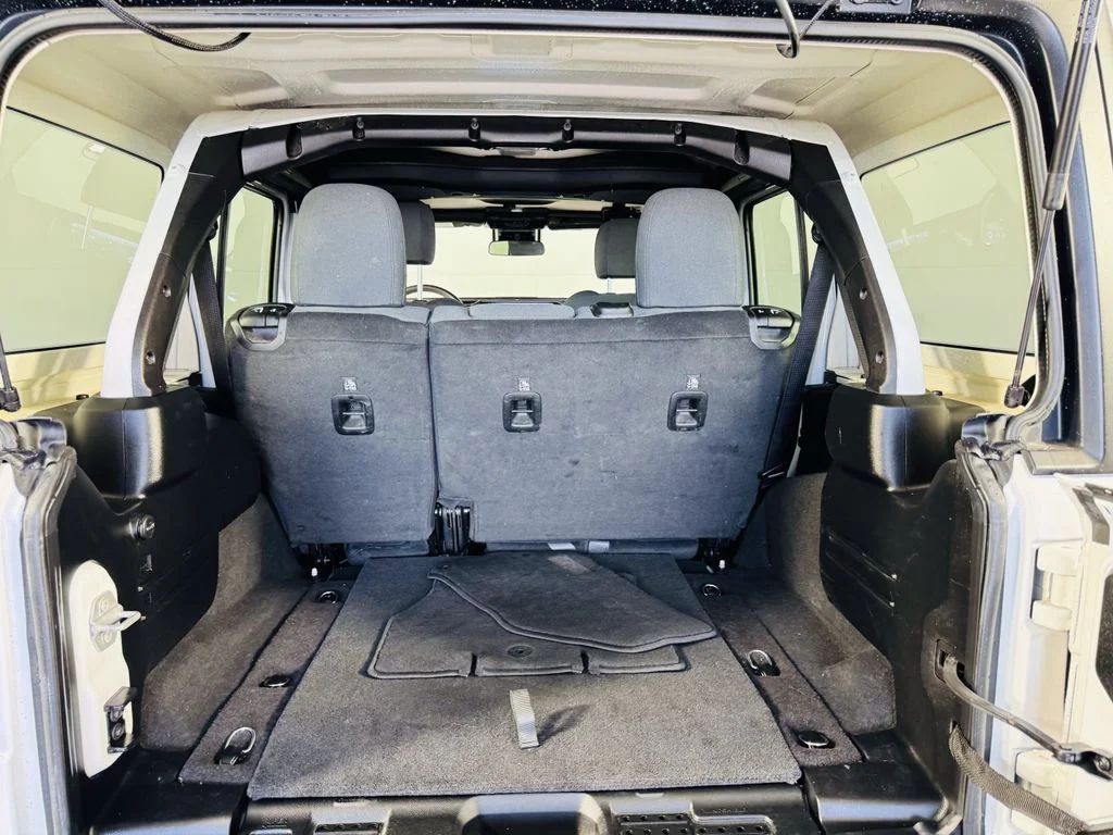 Used 2025 White Jeep Rubicon image 24