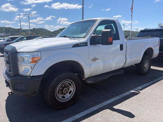 Used 2016 White Ford XL image 1