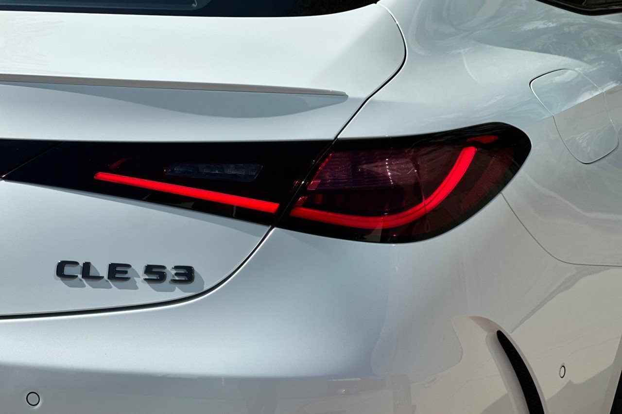 New 2026 MANUFAKTUR Moonlight White Metallic Mercedes-Benz AMG® CLE 53 4MATIC+ Coupe image 25