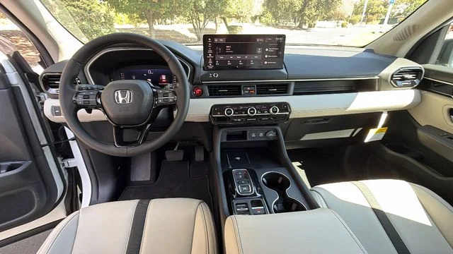 New 2026 Platinum White Pearl Honda AWD EX-L image 18