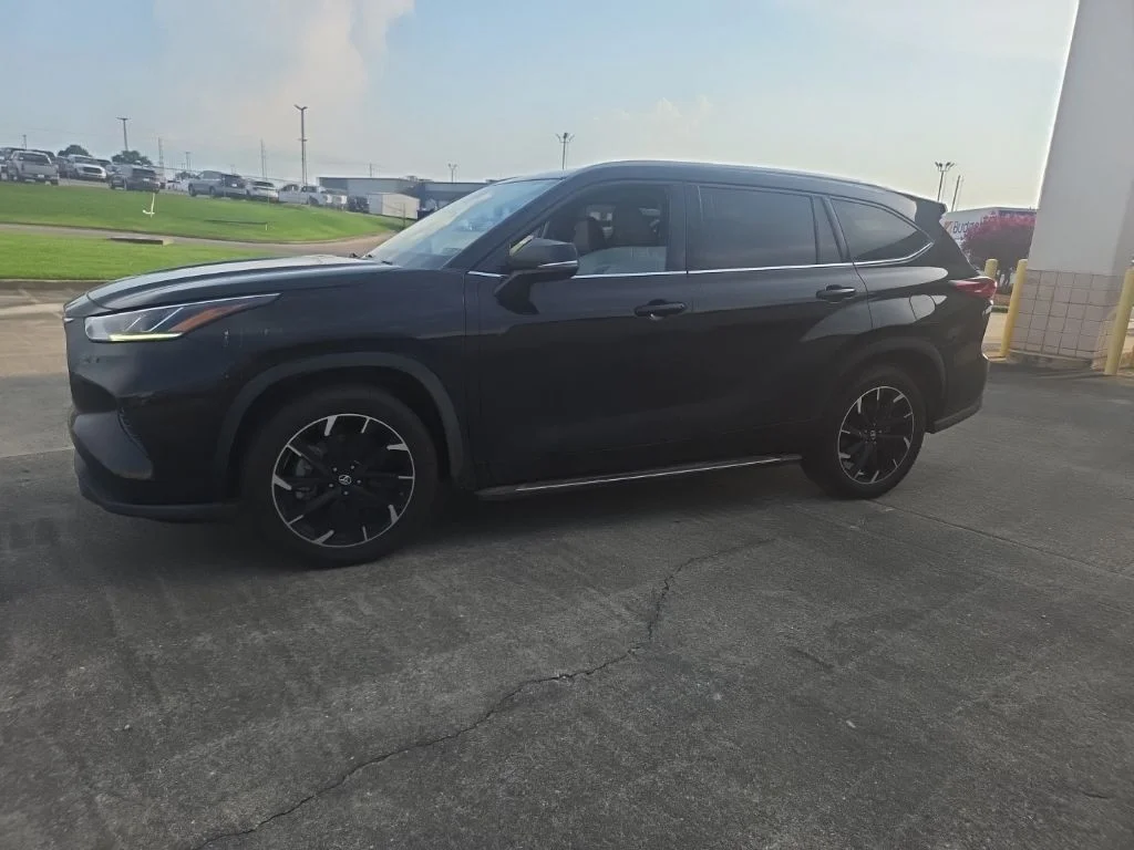 Certified Used 2021 Brown Toyota Limited image 4
