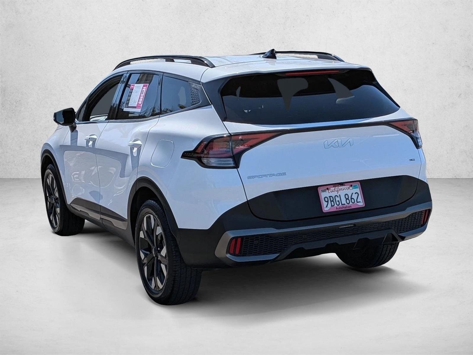 Used 2023 Glacial White Pearl Kia X-Line image 8