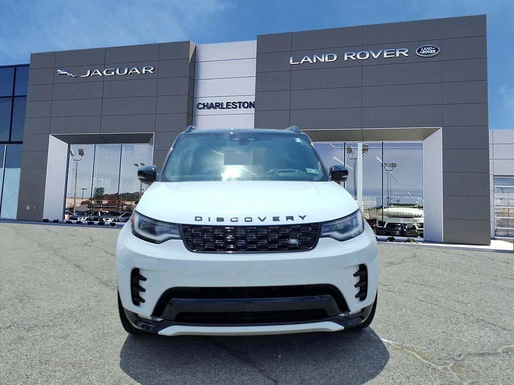 New 2026 Fuji White Land Rover Dynamic SE image 8