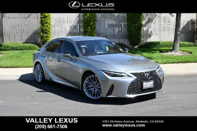 2022 Lexus IS