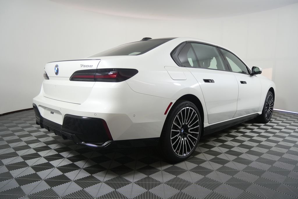 New 2026 Mineral White Metallic BMW 750e xDrive image 3