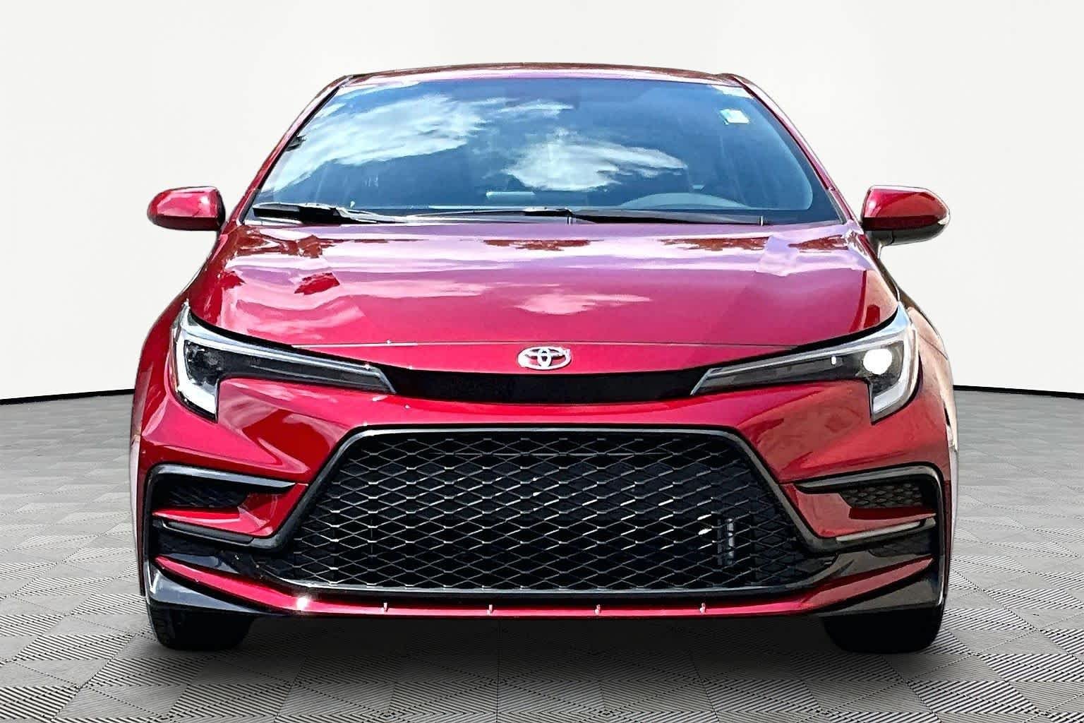 Used 2026 Ruby Flare Pearl Toyota SE image 4
