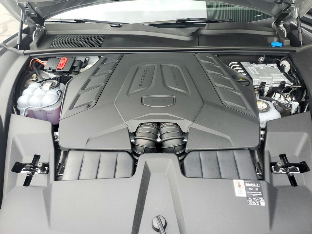 2025 Porsche Cayenne Turbo E-Hybrid - Photo 31