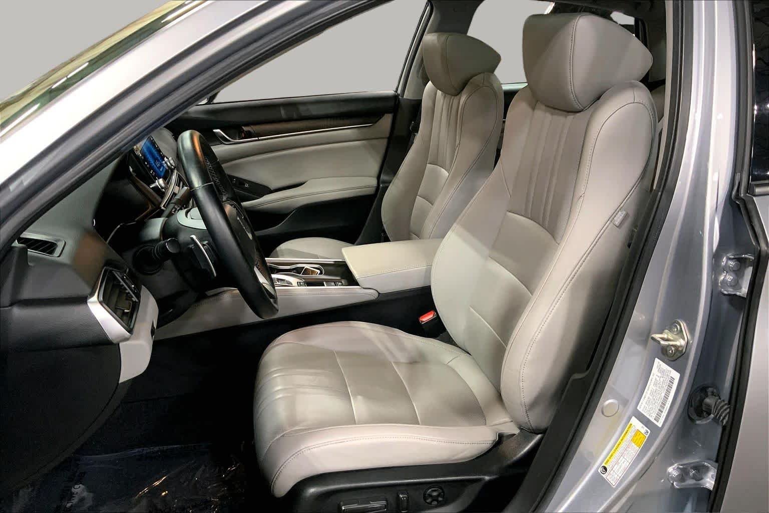 Used 2019 Lunar Silver Metallic Honda EX-L 2.0T image 8