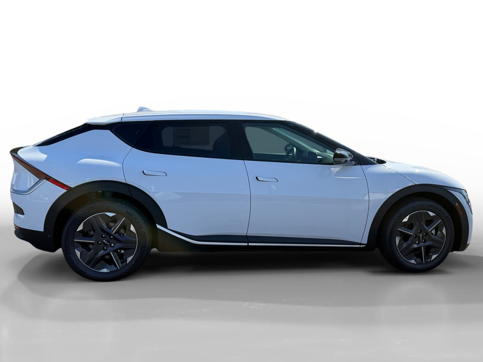New 2026 Glacial White Pearl Kia Light Long Range image 6