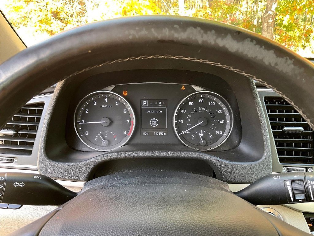 Used 2017 Beige Hyundai SE image 15