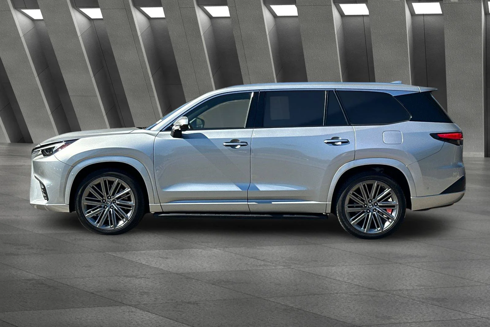 Used 2024 Silver Lexus 550h+ Luxury image 8