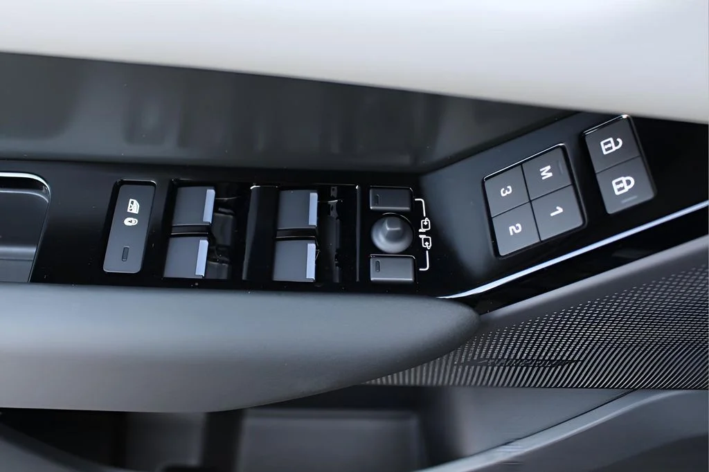 2026 Land Rover Range Rover Velar S - Photo 11