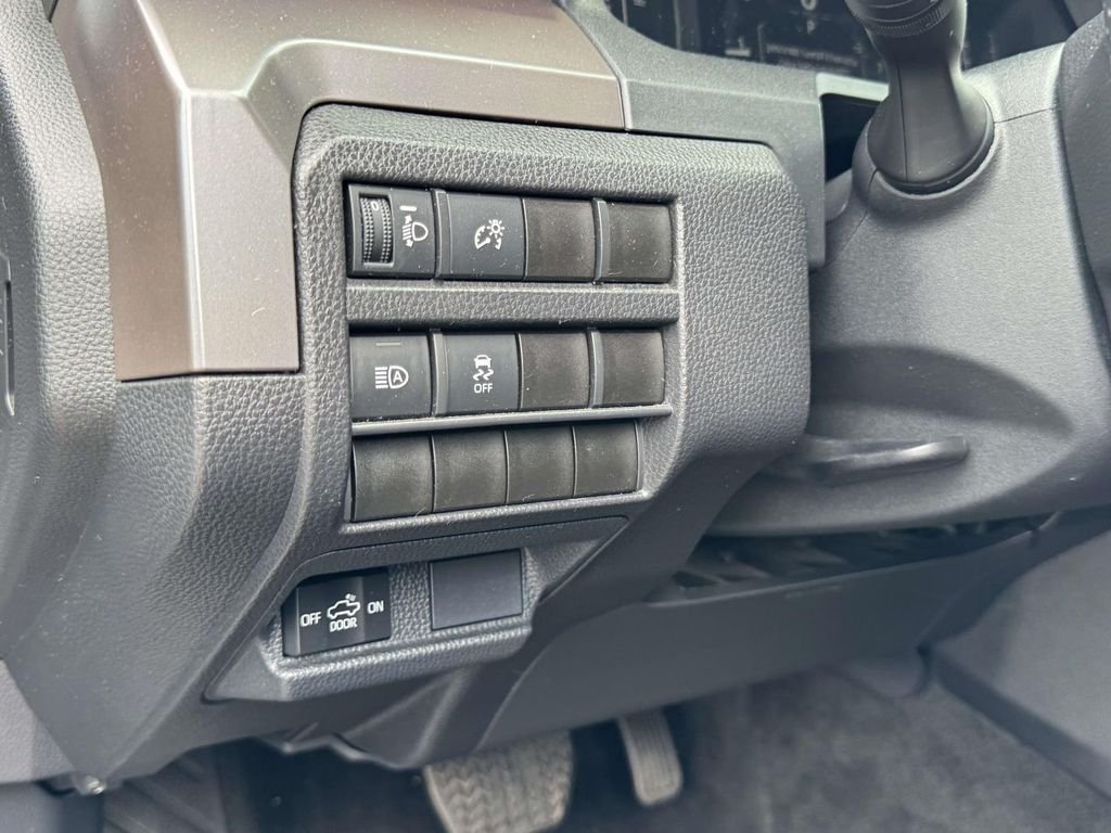 Used 2025  Toyota SR5 image 9