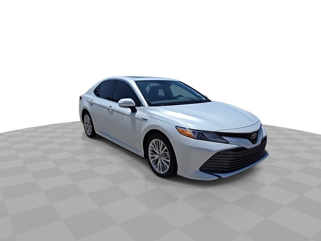 Used 2020 Beige Toyota XLE image 2