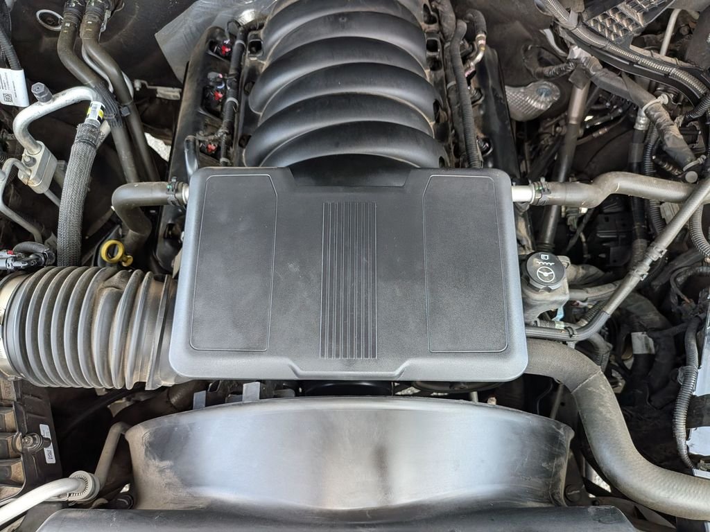 Used 2022 White Chevrolet Custom image 13