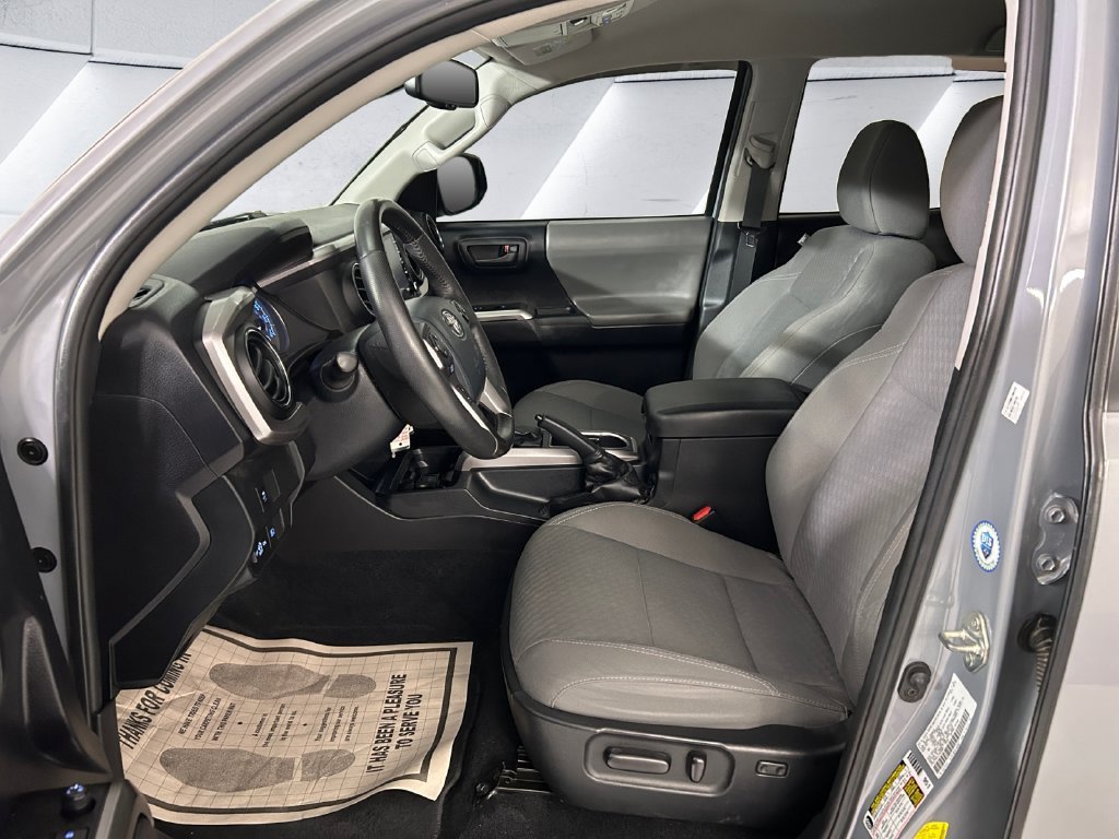 Used 2020  Toyota SR5 image 7