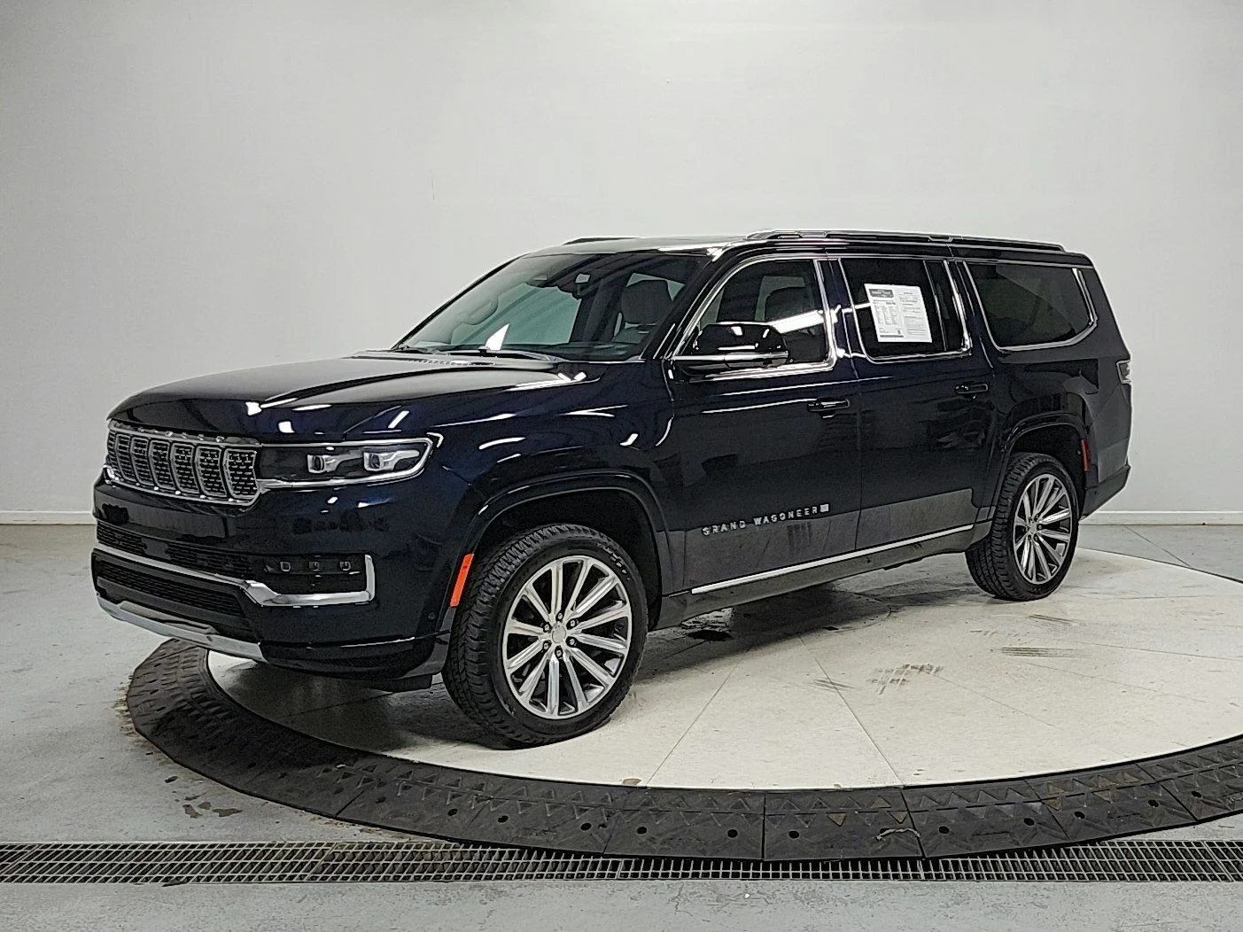 Used 2023 Black Jeep Series II image 3