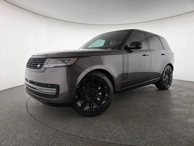 New 2026 Charente Grey Land Rover SE image 1