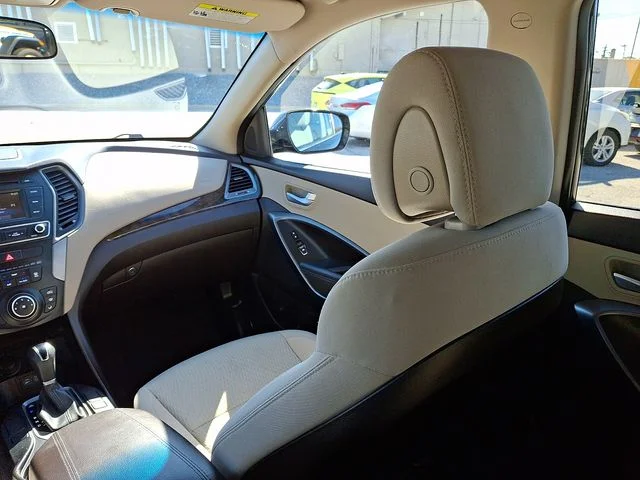 Used 2017 Black Hyundai 2.4 Base image 16