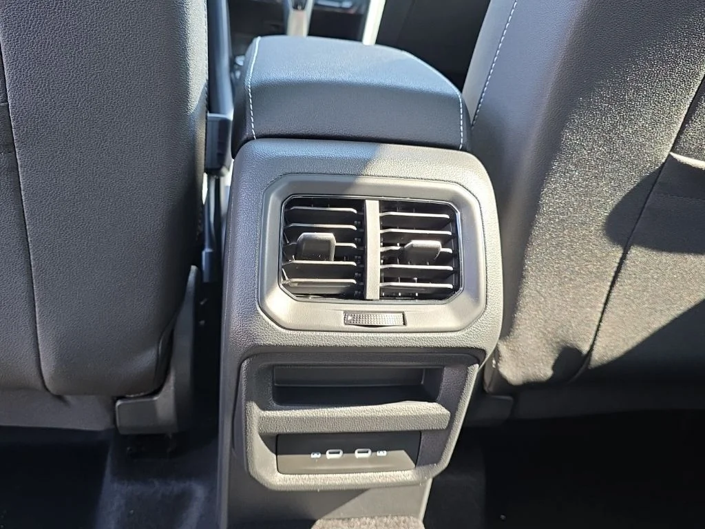 2026 Volkswagen Taos SEL - Photo 30