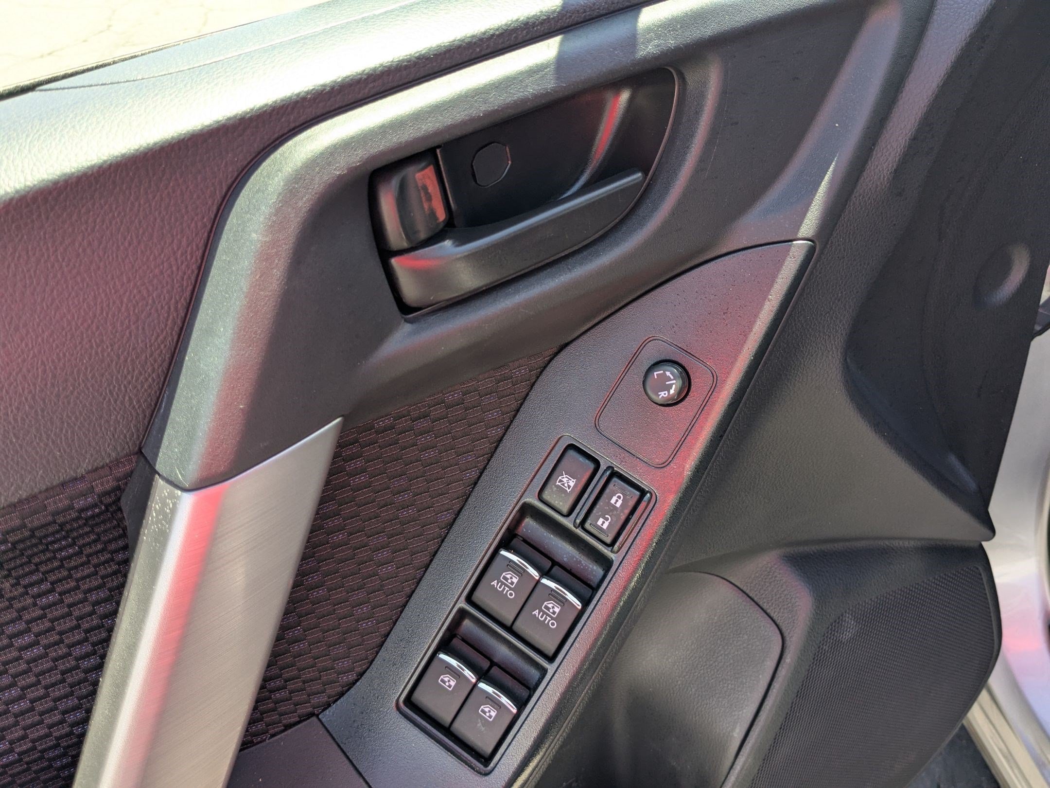 Used 2017 Ice Silver Metallic Subaru  image 13