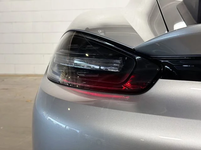 2025 Porsche 718 GT4 RS - Photo 11