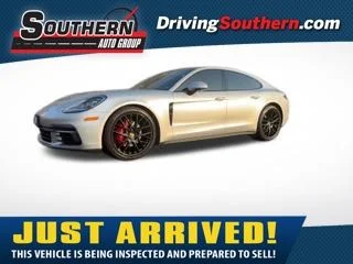 2018 Porsche Panamera 4's photo