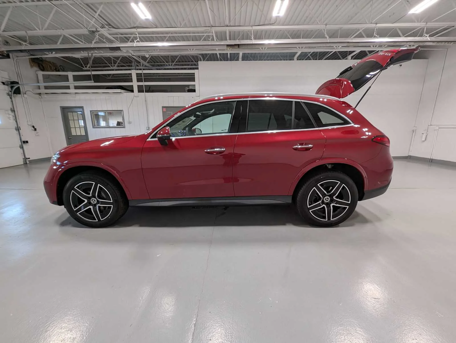 2026 Mercedes-Benz GLC Base - Photo 10