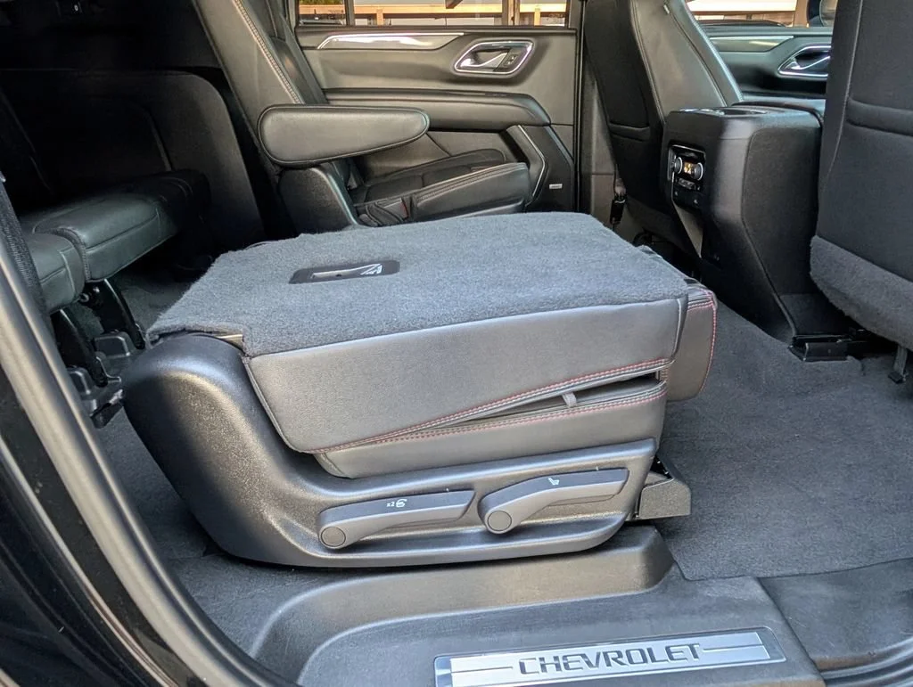 2022 Chevrolet Suburban RST - Photo 26