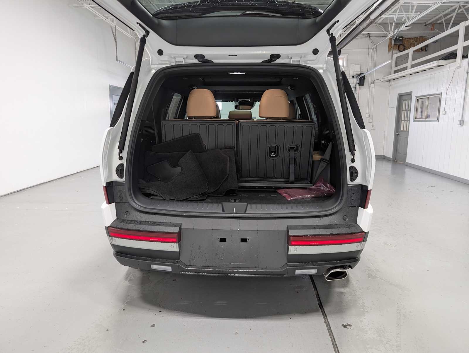 Used 2025 Serenity White Hyundai Limited image 42
