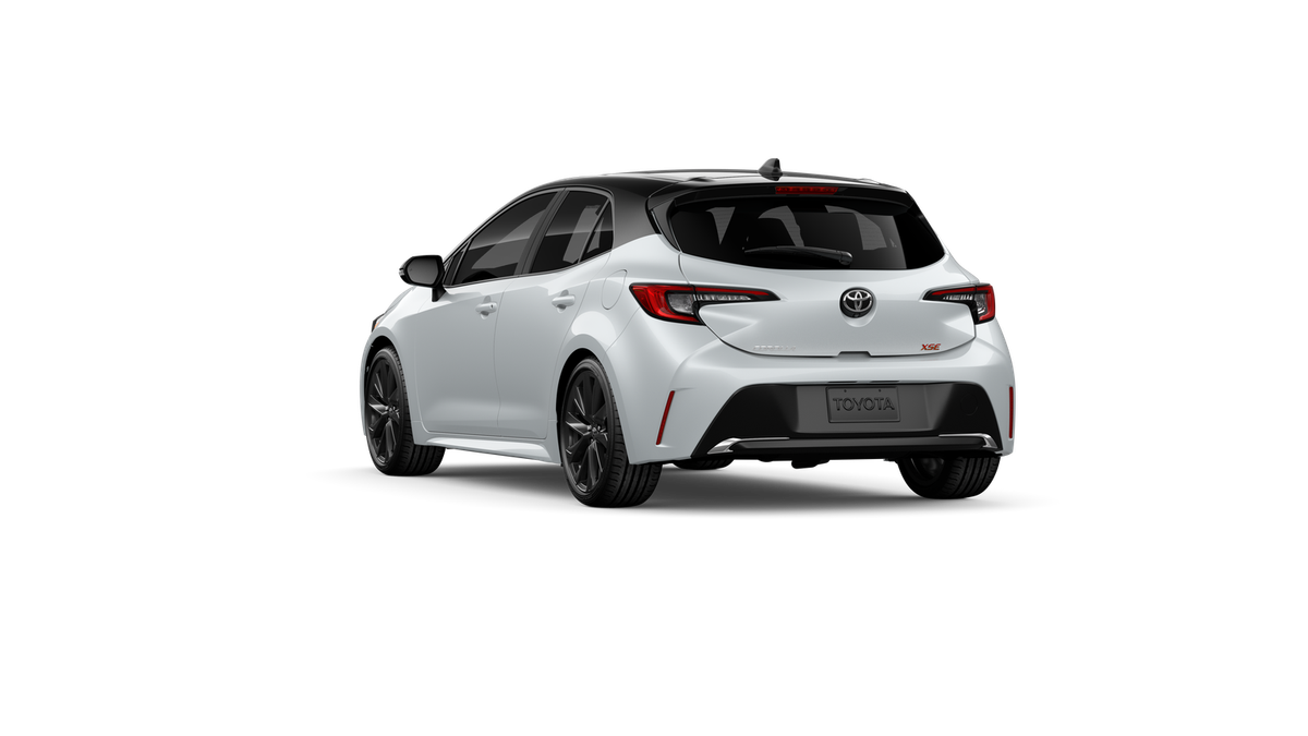 New 2027 Wind Chill Pearl with Black roof Toyota XSE image 7