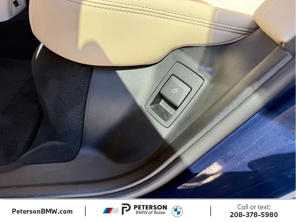 Used 2022 Blue BMW xDrive30i image 19