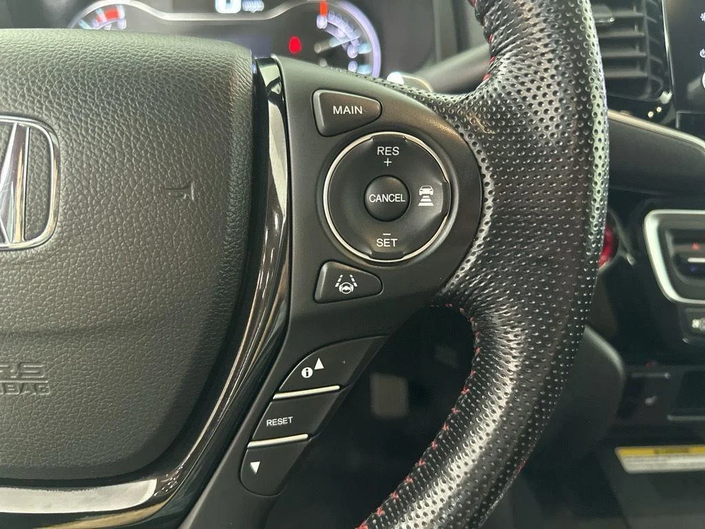 Used 2022 Crystal Black Pearl Honda Black Edition image 23