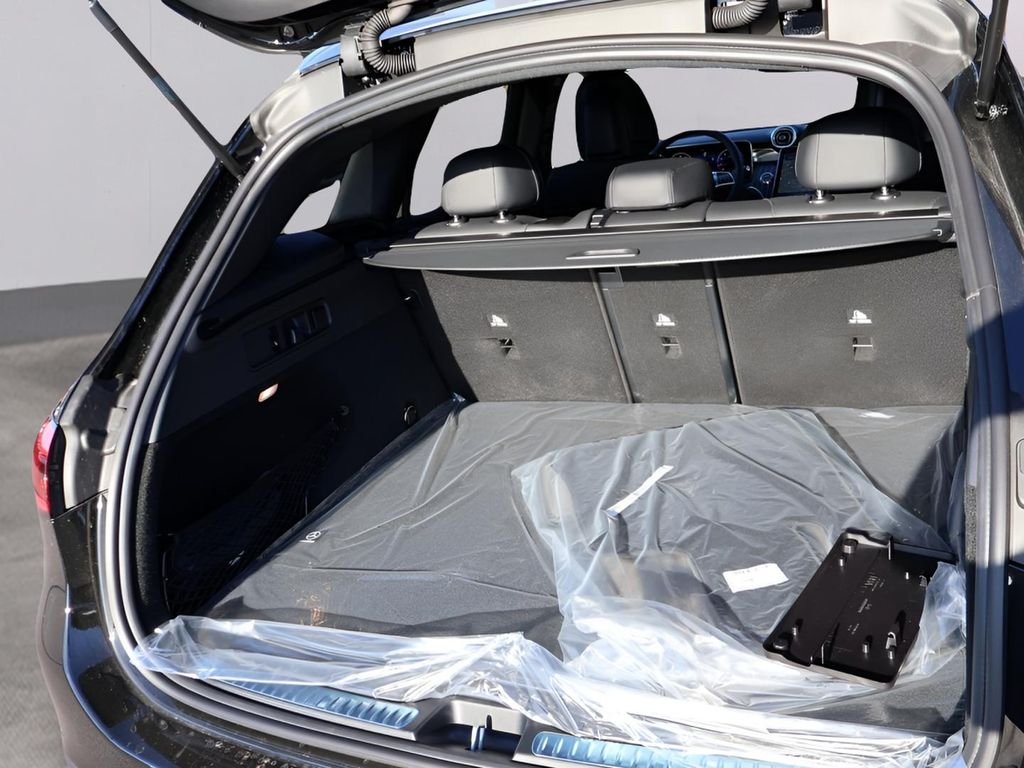 Used 2026 Black Mercedes-Benz GLC 300 image 17
