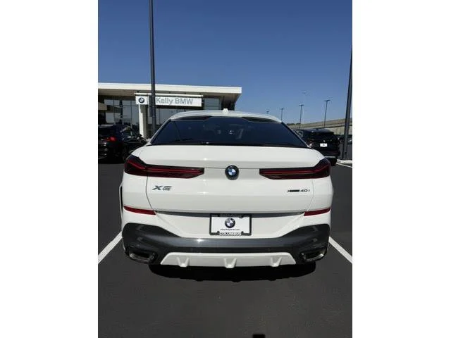 Used 2026 Alpine White BMW xDrive40i image 3
