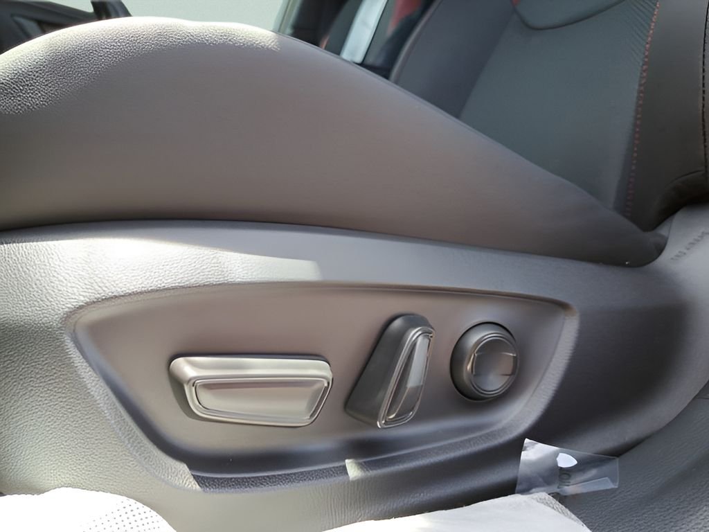 2025 Toyota Prius XSE - Photo 15