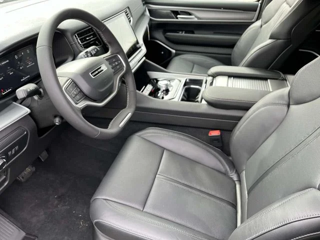 New 2026 Baltic-Gray Metallic Clear-Coat Exterior Paint Jeep Limited Altitude image 21