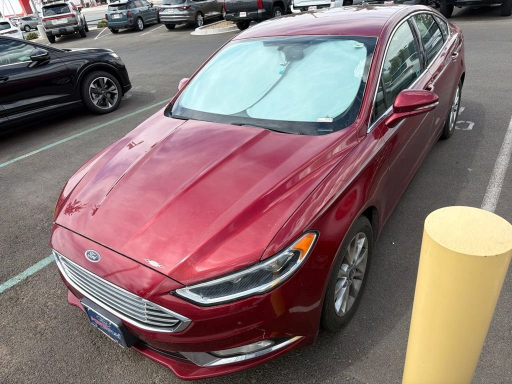 Used 2017 Red Ford SE image 1