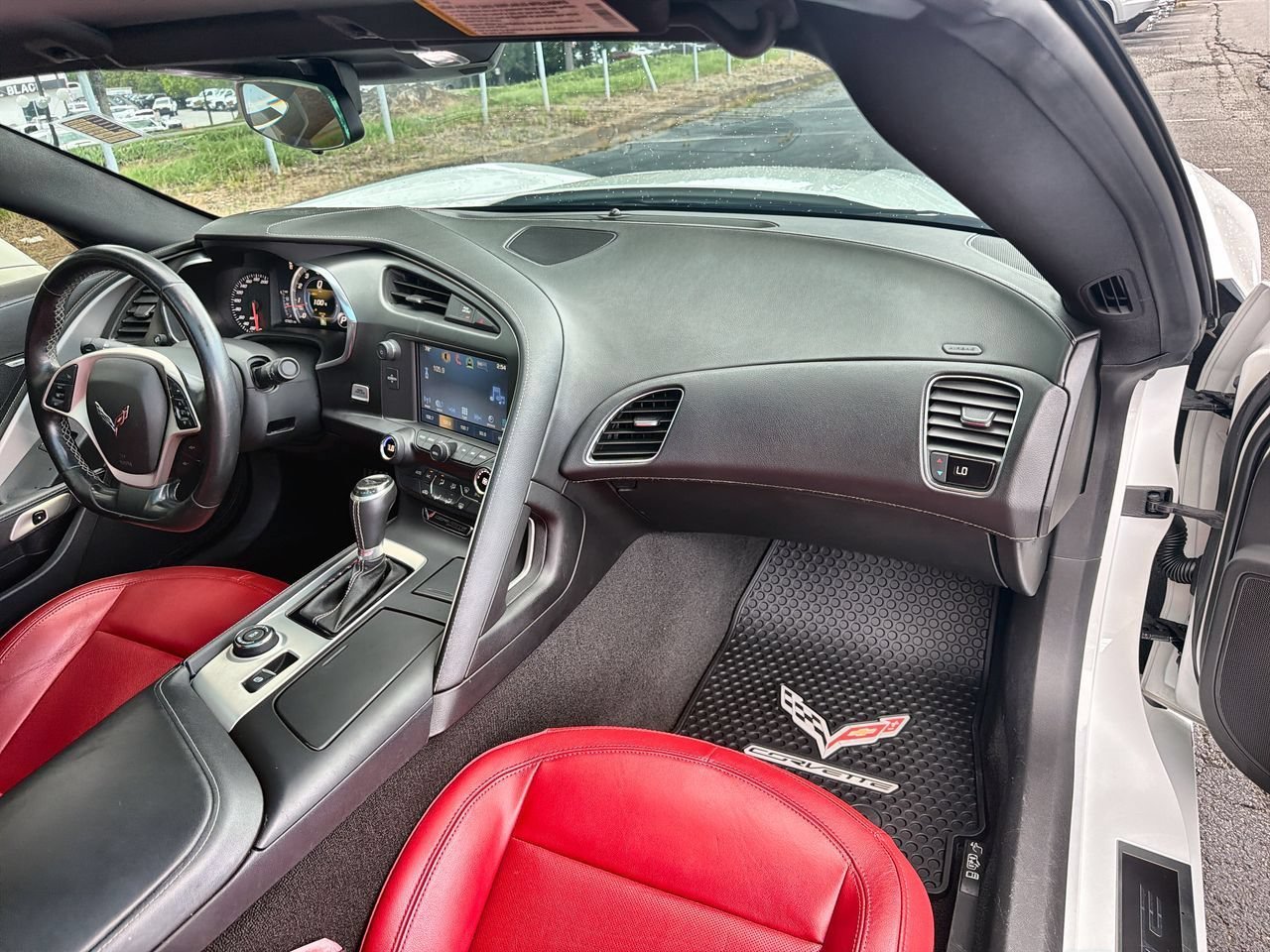Used 2019 ARCTIC WHITE Chevrolet 1LT image 24