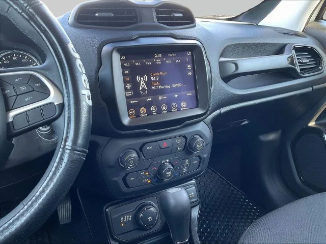 Used 2023 White Jeep Altitude image 11