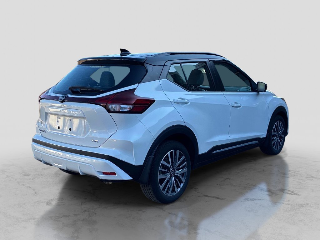 Used 2023 White Nissan SR image 7