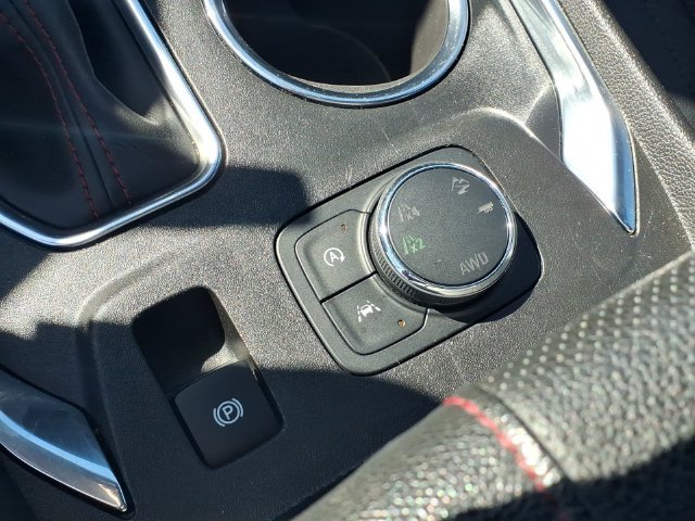 Used 2023 Red Chevrolet RS image 10