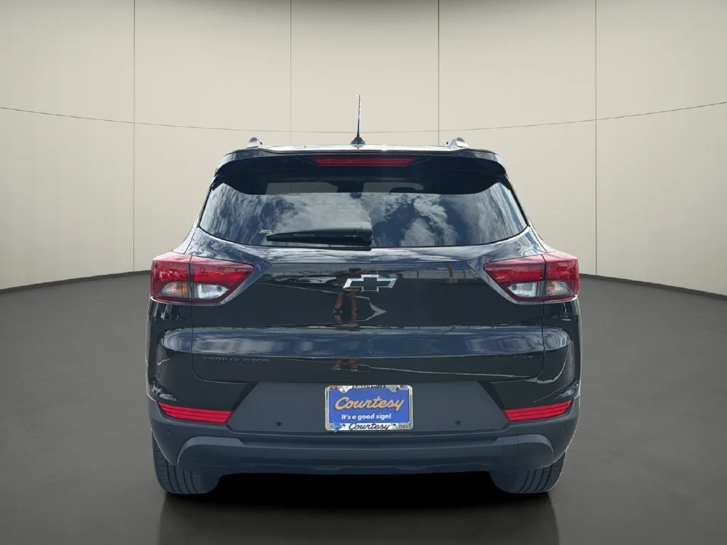 New 2026 Mosaic Black Metallic Chevrolet LT image 6