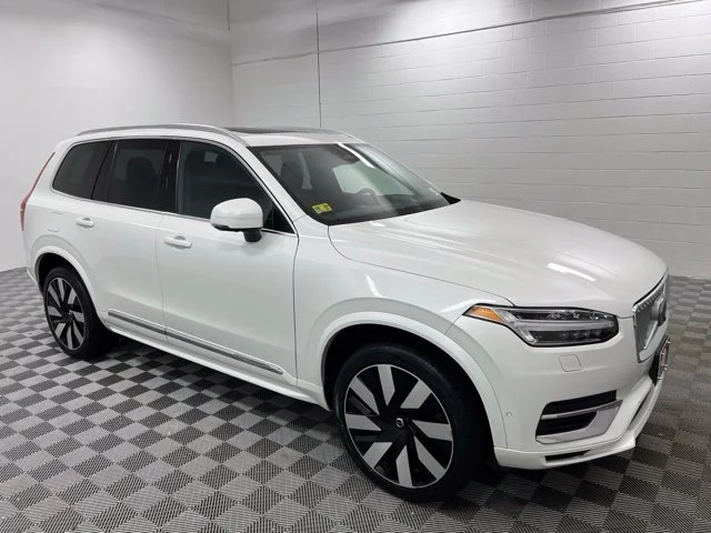 Used 2024 White Volvo T8 Plus Bright Theme 7 Passenger image 4