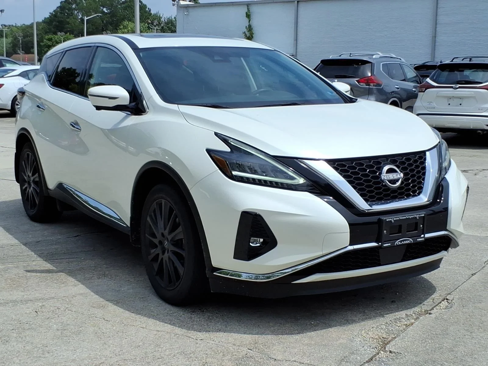 Used 2023 Pearl White Tricoat Nissan SL image 5