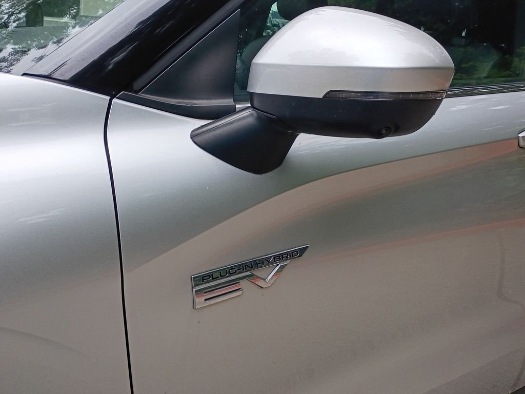 Used 2023 Alloy Silver Metallic Mitsubishi SE image 9
