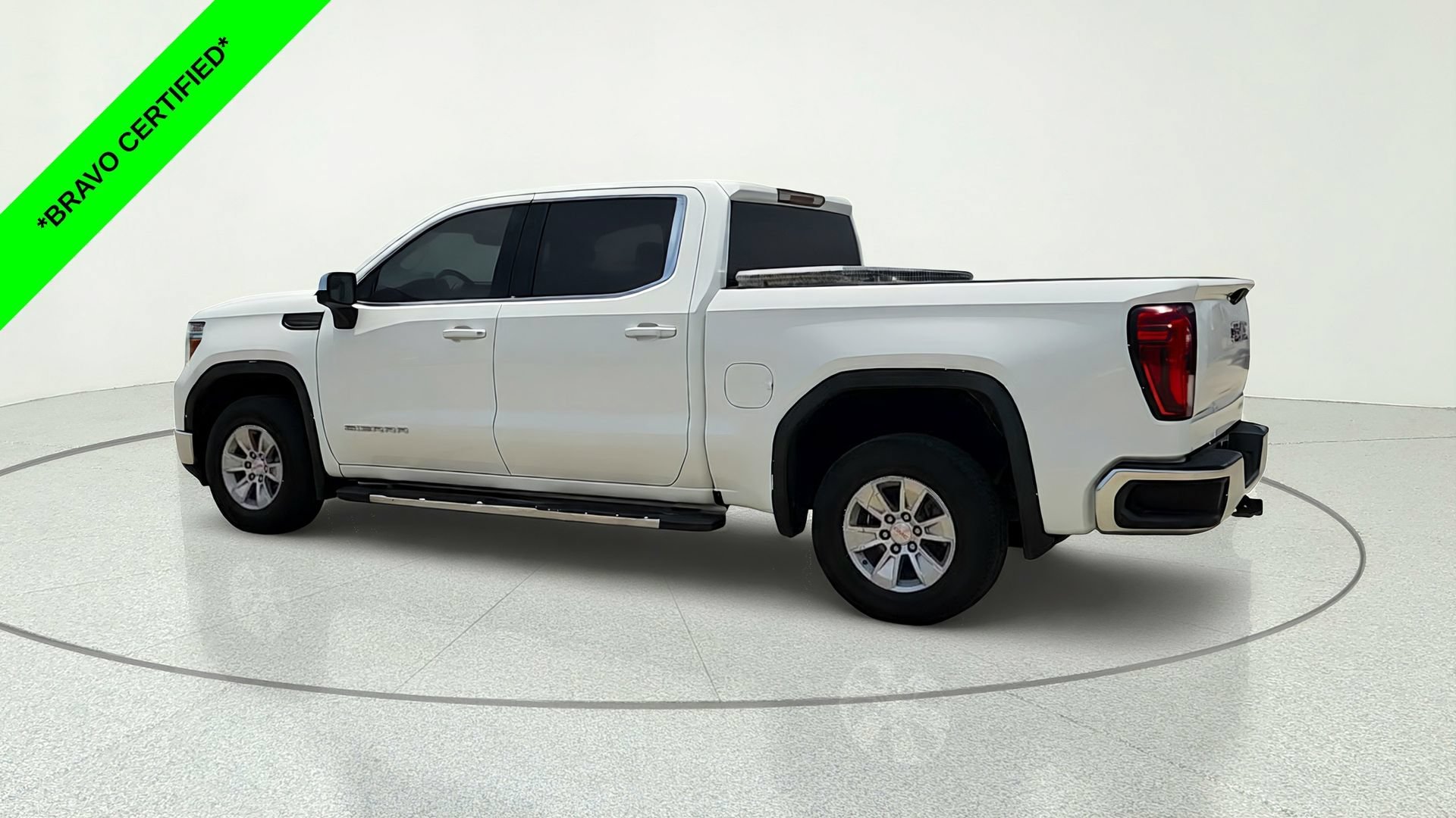 Used 2021 SUMMIT WHITE GMC SLE image 5